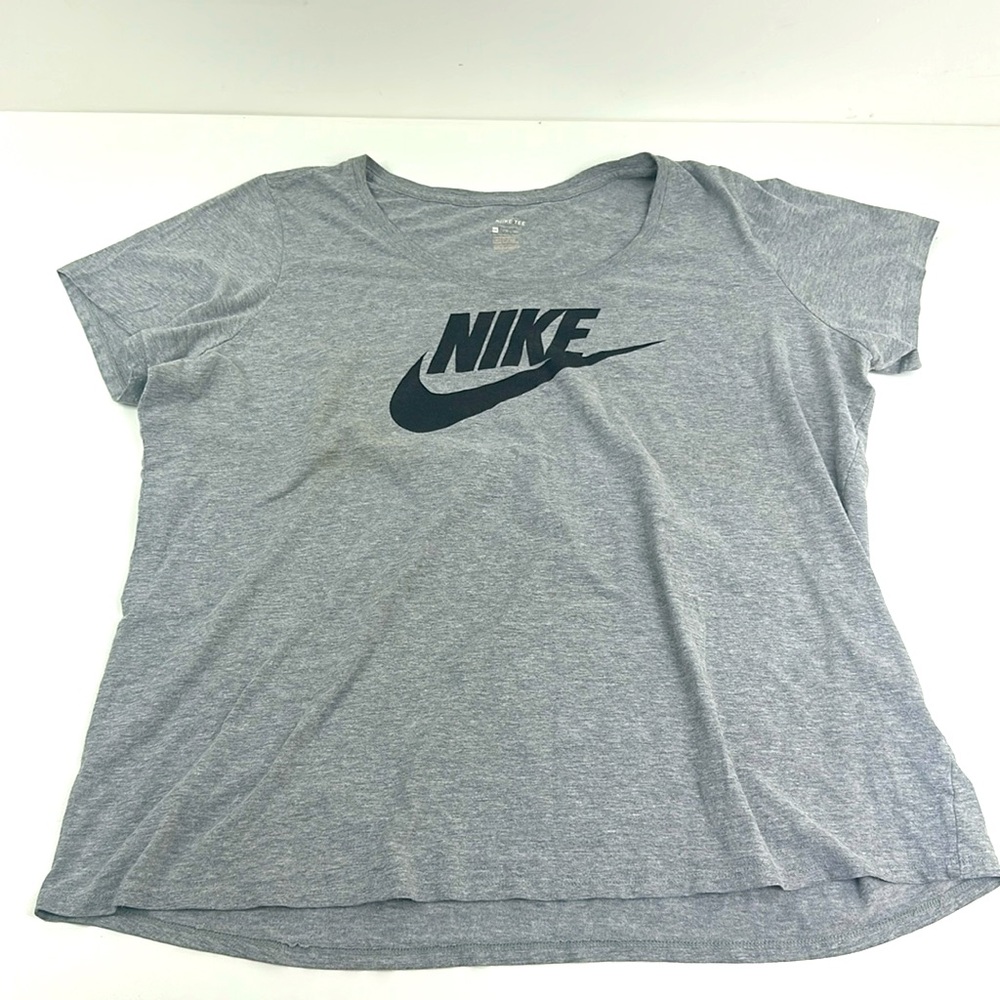 Grey Nike T-shirt “The Nike T” women’s size xxl activewear gym sports